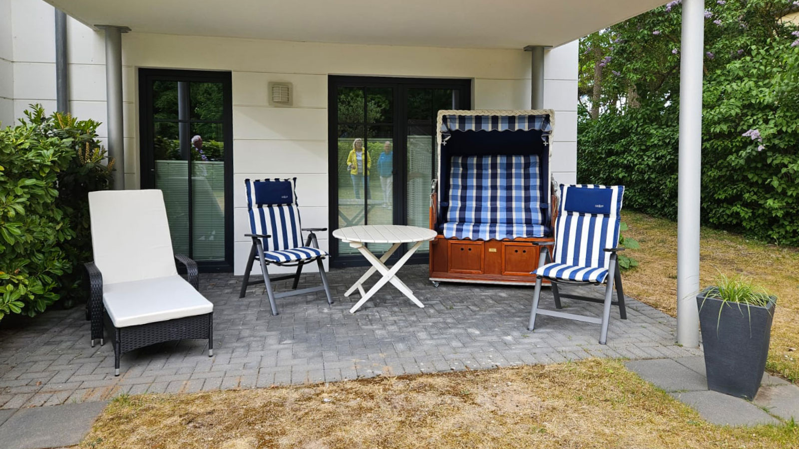 Das Schlafzimmer hat einen eigenen Zugang zu Ihrer 2. Terrasse – die Südterrasse.